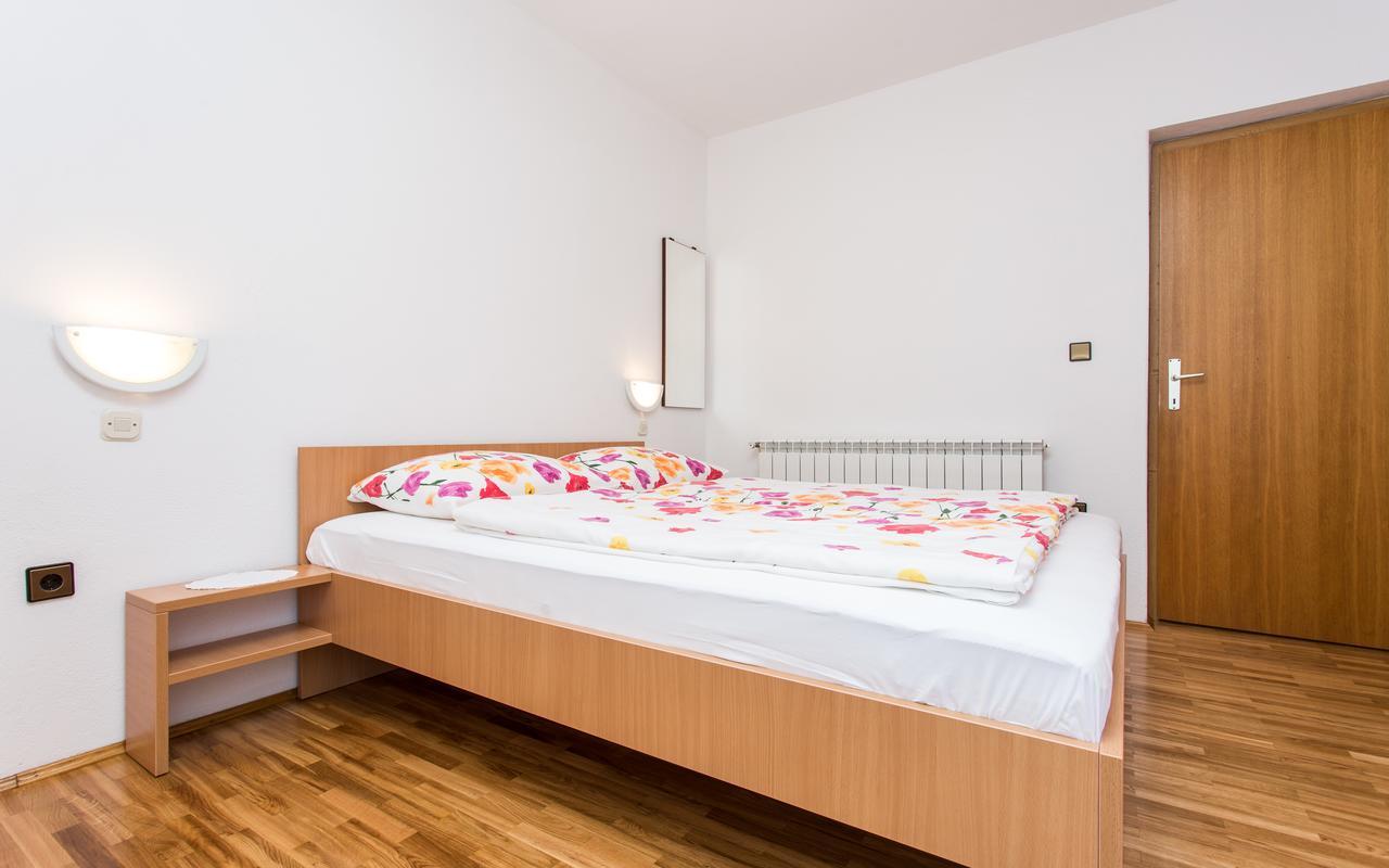 Apartments Lucija 2 Башка Екстер'єр фото