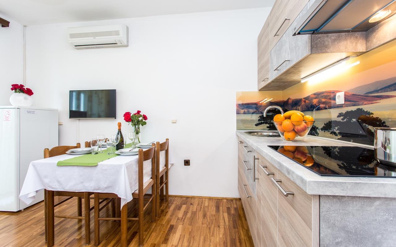 Apartments Lucija 2 Башка Екстер'єр фото