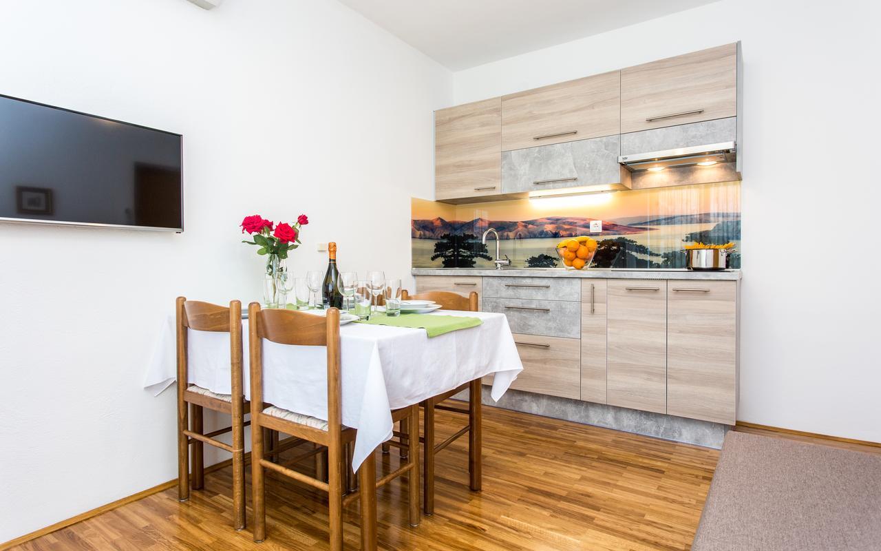 Apartments Lucija 2 Башка Екстер'єр фото