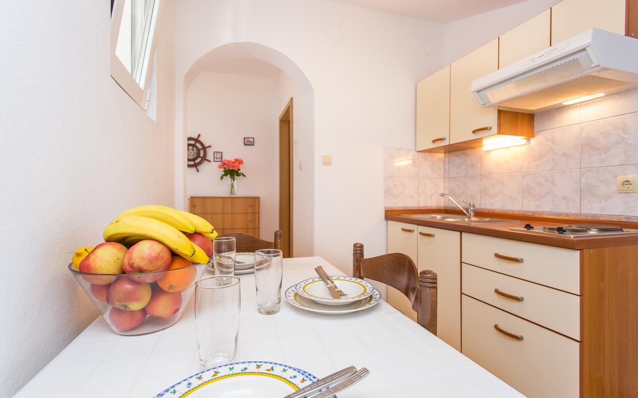 Apartments Lucija 2 Башка Екстер'єр фото