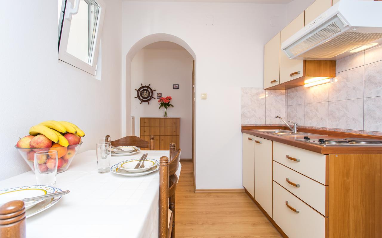 Apartments Lucija 2 Башка Екстер'єр фото