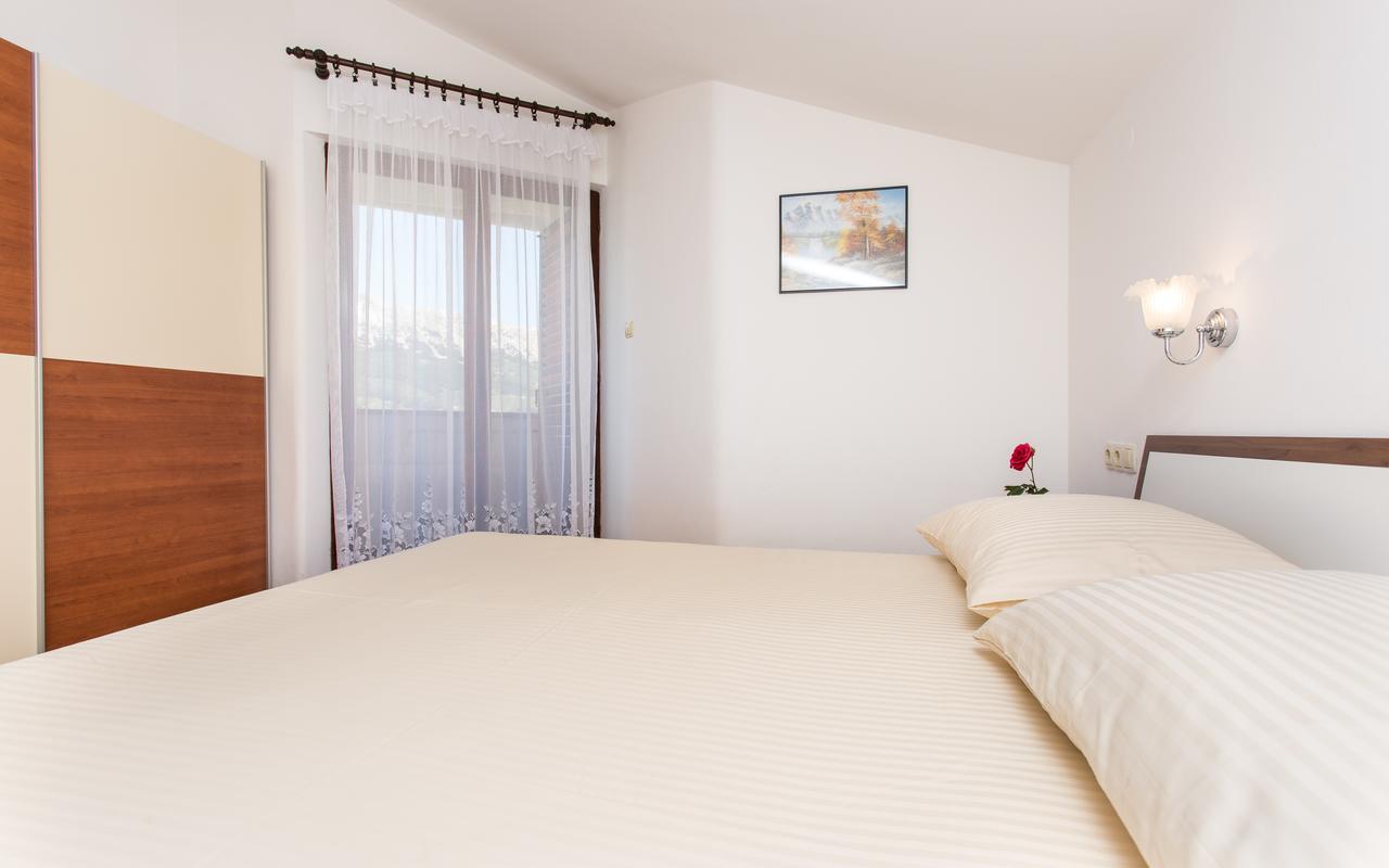 Apartments Lucija 2 Башка Екстер'єр фото
