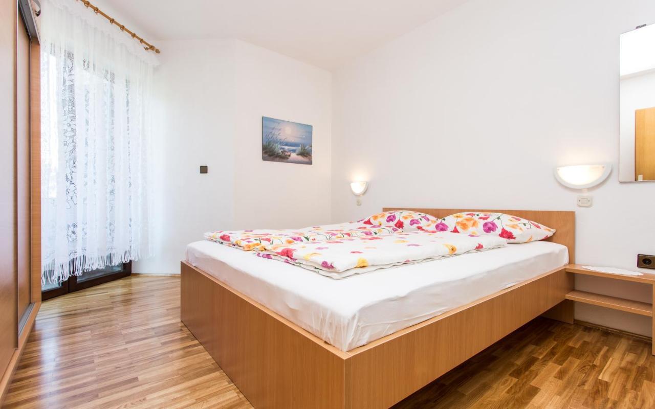 Apartments Lucija 2 Башка Екстер'єр фото
